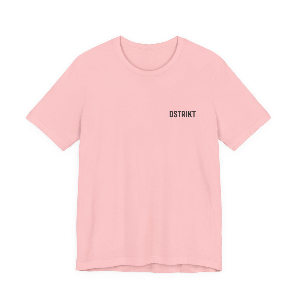 Camiseta Dstrikt Logo — Minimal Back Graphic Tee